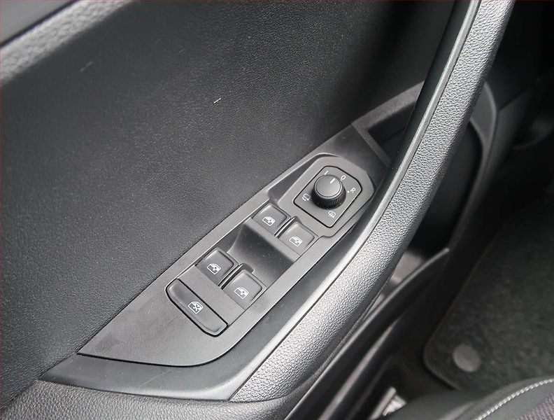 Škoda Karoq (2022) 1.5 TSI - fotka 16 z 20