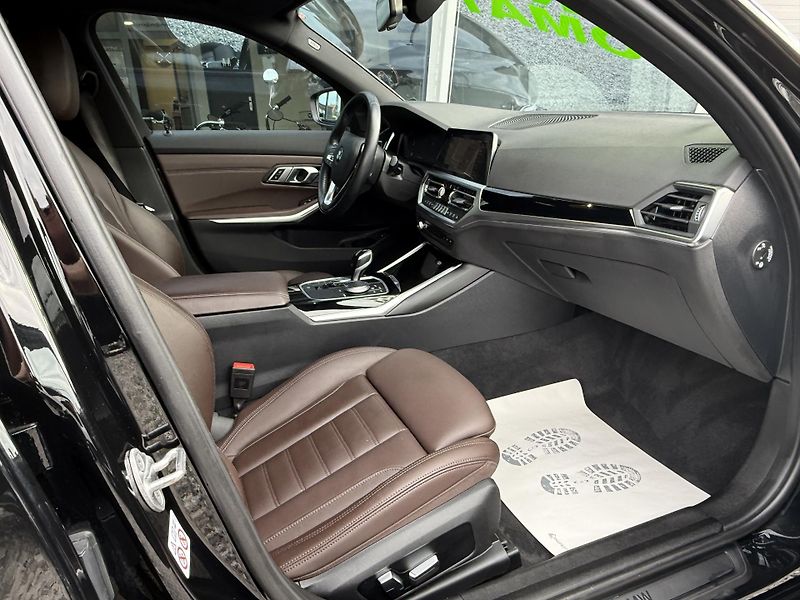 BMW Řada 3 318d Steptronic REZERVACE - fotka 30 z 47