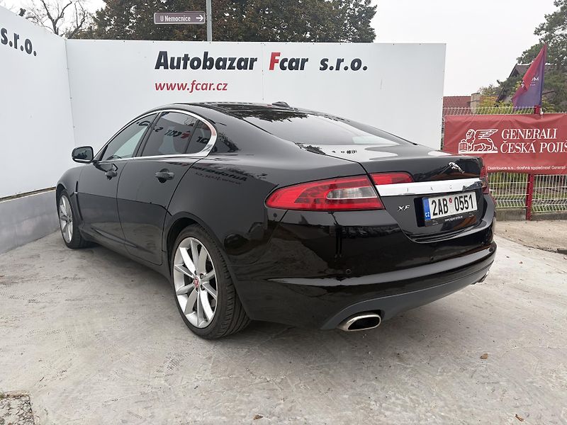 Jaguar XF (2010) 3.0 V6D - fotka 7 z 28