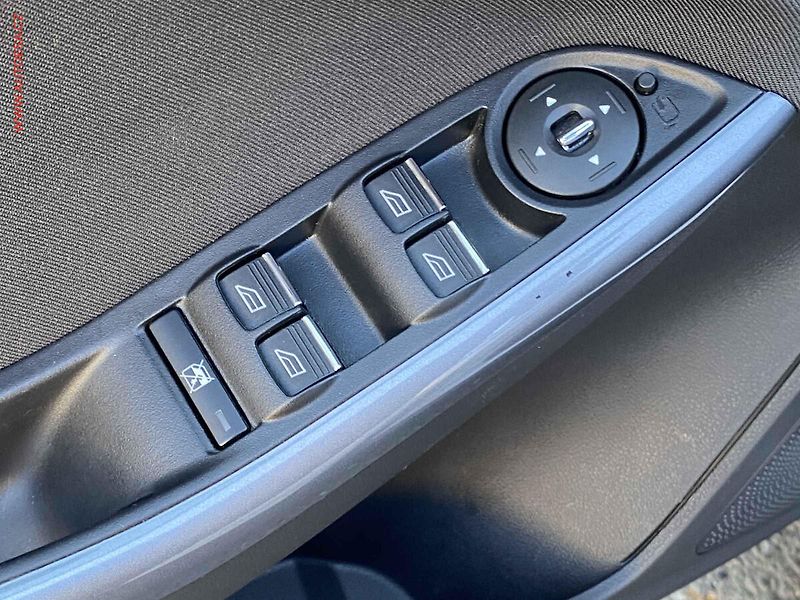 Ford Focus (2014) 1.0 EB, Titanium, bixen, navi - fotka 11 z 19