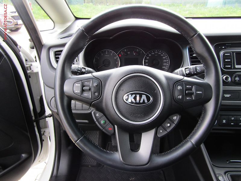Kia Carens (2017) 1.6i, ČR, servis.kniha, AC - fotka 13 z 20