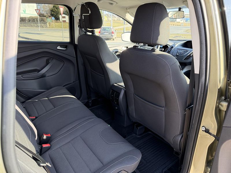 Ford Kuga 1,5 EcoBoost / 110kW  - fotka 38 z 50