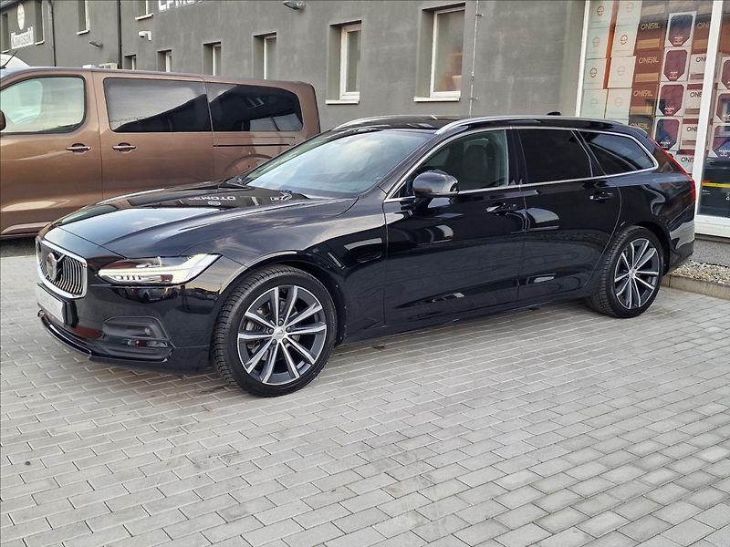 Volvo V90 B4 AWD Momentum Pro Auto,1Maj - fotka 6 z 50