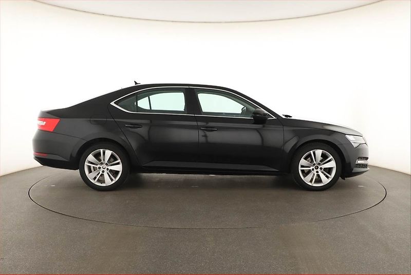 Škoda Superb (2020) Style 2.0 TDI, Automat, ČR - fotka 6 z 18