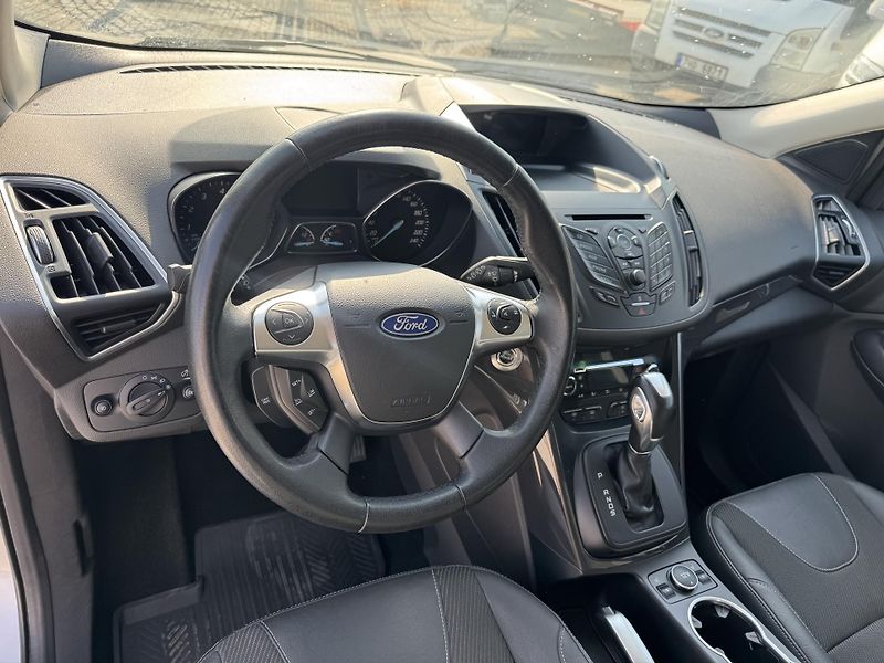 Ford Kuga (2014) 1.6 134 kw, 4x4, Bohatá výbava - fotka 18 z 31