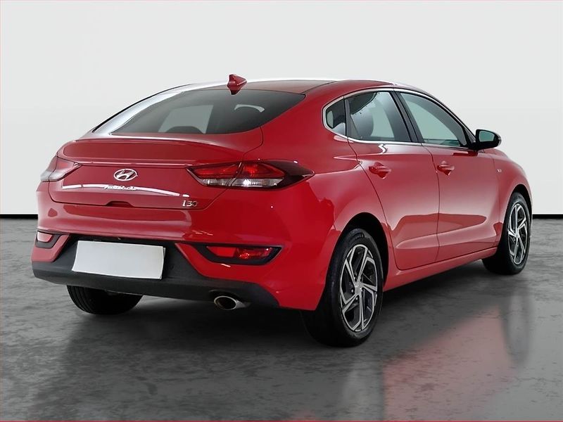 Hyundai i30 (2020) 1.5 T-GDI MHEV, Tempomat - fotka 5 z 17