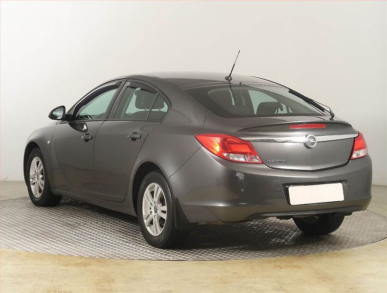 Opel Insignia (2009) 1.8, Serv.kniha, Park. senzory - fotka 4 z 16