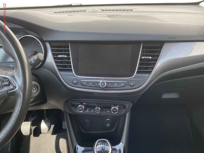 Opel Crossland X (2019) 1.2T, Innovation, navi - fotka 12 z 17