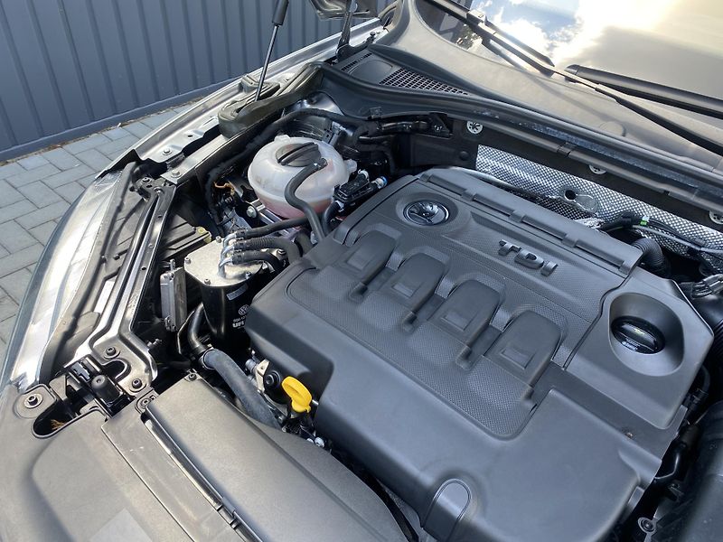 Škoda Superb 2.0TDI110kW-1xMAJ.-CZ-66 000KM - fotka 43 z 43