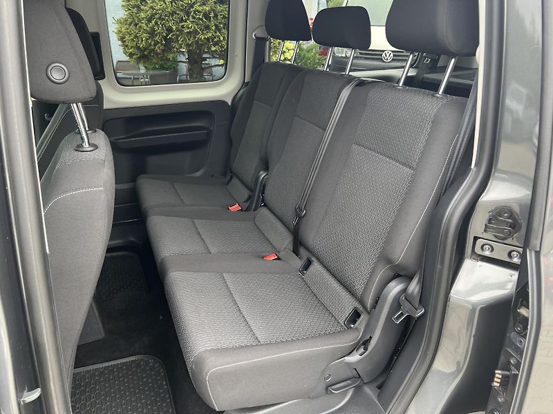 Volkswagen Caddy (2018) MAXI 2,0TDi 7 míst pěkný stav! - fotka 24 z 42