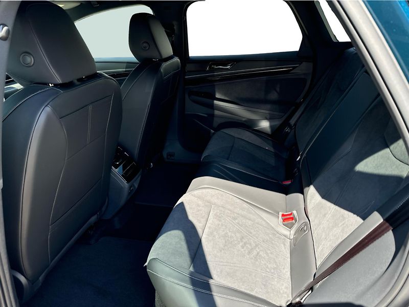 Volkswagen ID.7 Tourer Pro People 77 kWh - fotka 12 z 26