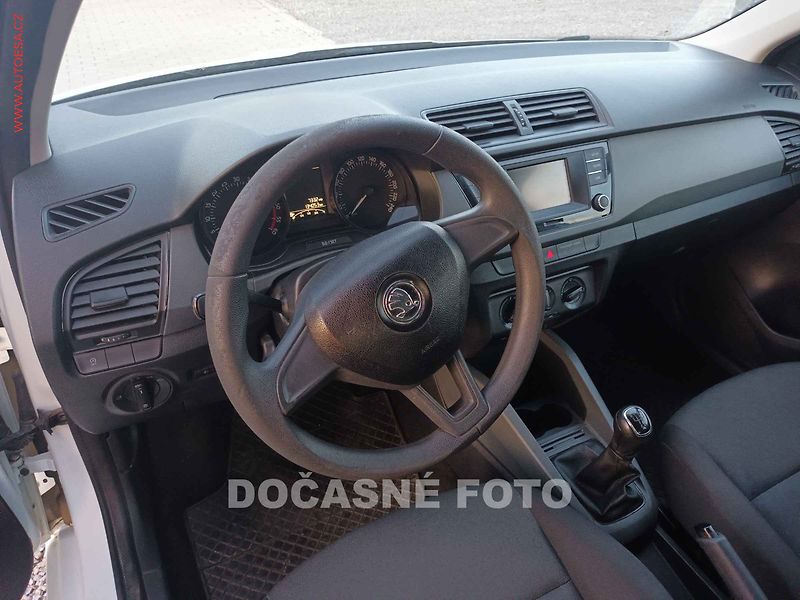Škoda Fabia (2017) 1.4TDi, AC, park.asist - fotka 3 z 3
