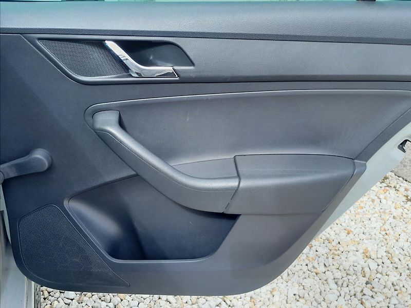 Škoda Rapid 1.2 TSi 81kW MONTE CARLO - fotka 30 z 53