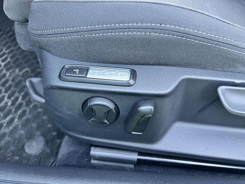 Volkswagen Passat 2.0TDI 110KW,NAVI,EL.TZ,APP - fotka 35 z 50