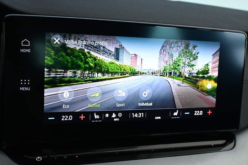 Škoda Octavia (2023) 2.0 LED DSG ACC TOUR VIRTUAL T - fotka 22 z 35