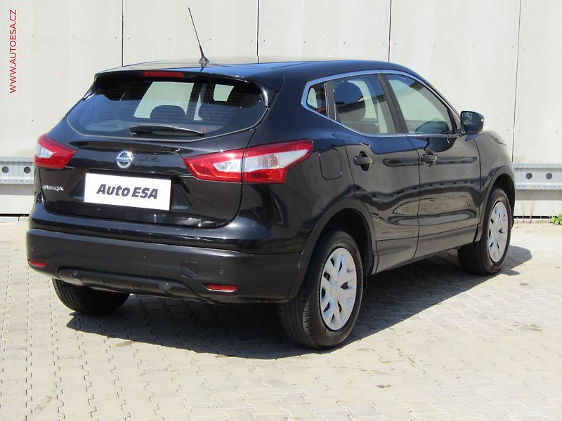 Nissan Qashqai (2016) 1.2DIG-T, 2.maj,ČR, AC - fotka 4 z 17