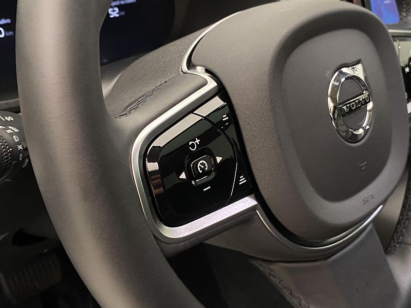 Volvo V90 T8 AWD RECHARGE DARK ULTRA CZ - fotka 20 z 69