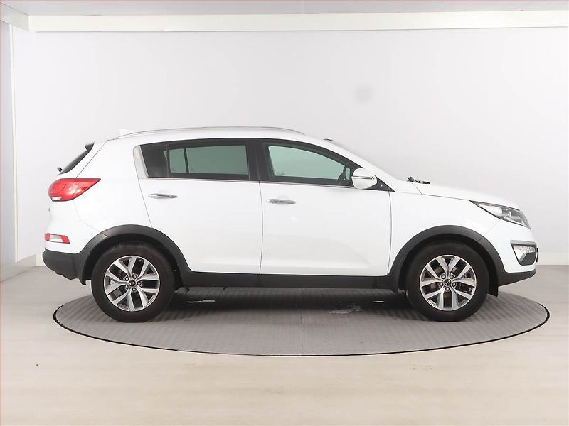 Kia Sportage (2015) 1.6 GDI, Navi, Tempomat - fotka 6 z 12