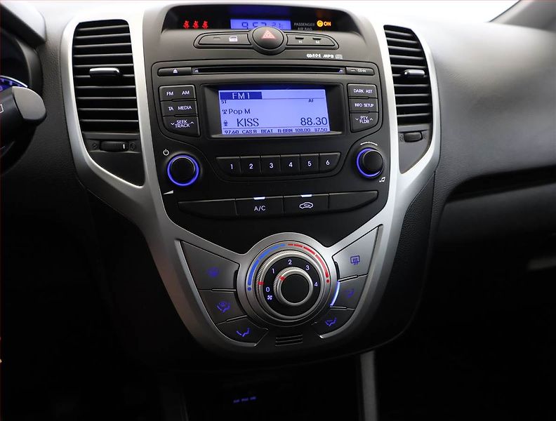 Hyundai ix20 (2015) 1.6 CVVT, Serv.kniha - fotka 10 z 14