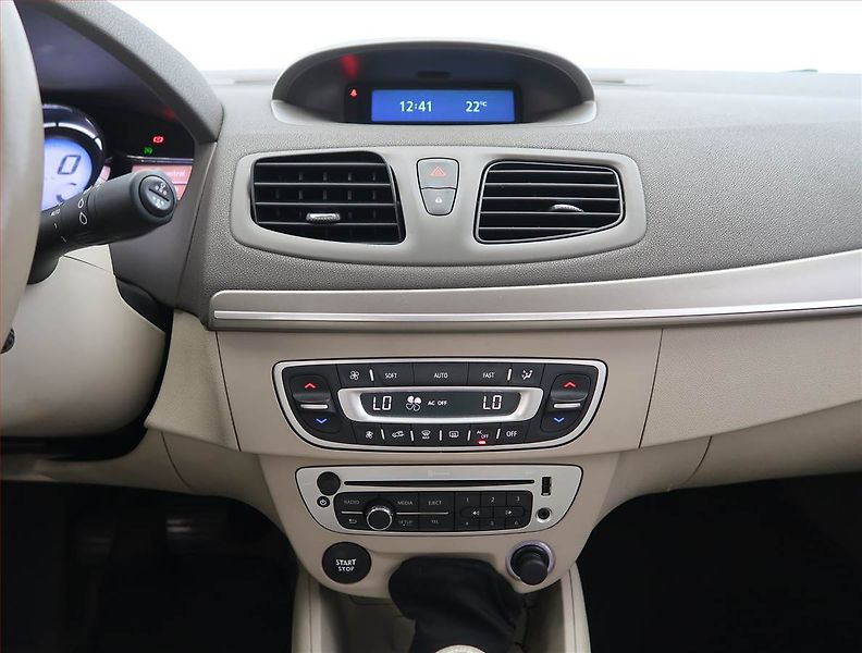 Renault Fluence (2014) Privilege 1.6 16V, Tempomat - fotka 12 z 19