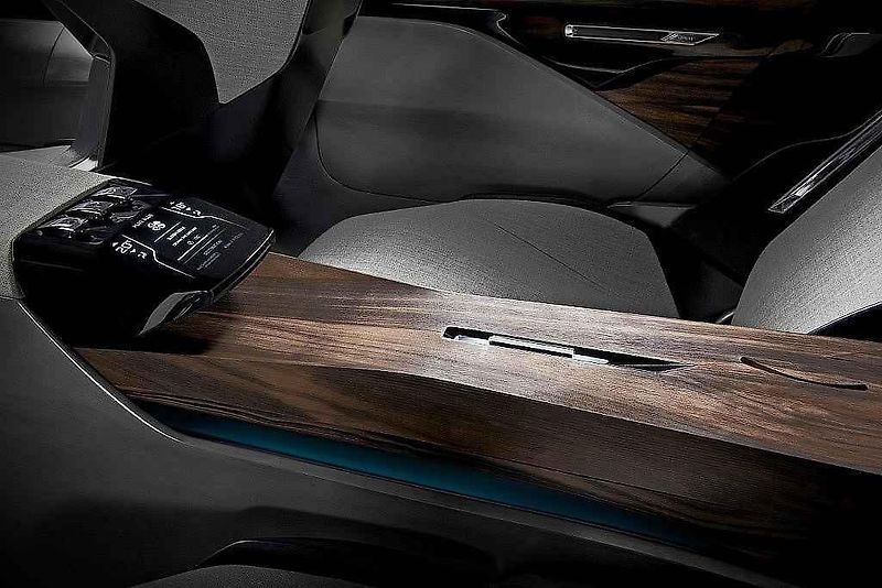 Koncept Peugeot Exalt.