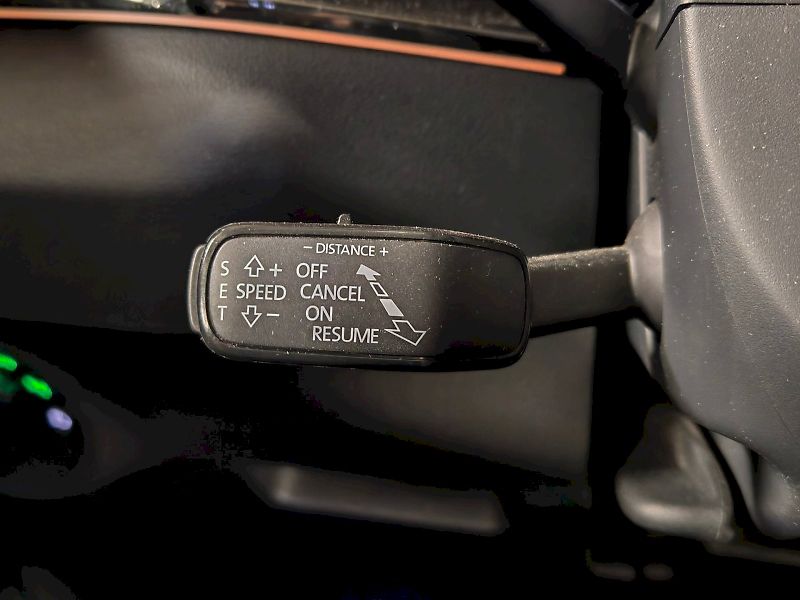 Škoda Karoq (2024) 2.0 TDI 110 kW DSG 4x4 Top Sel - fotka 17 z 32