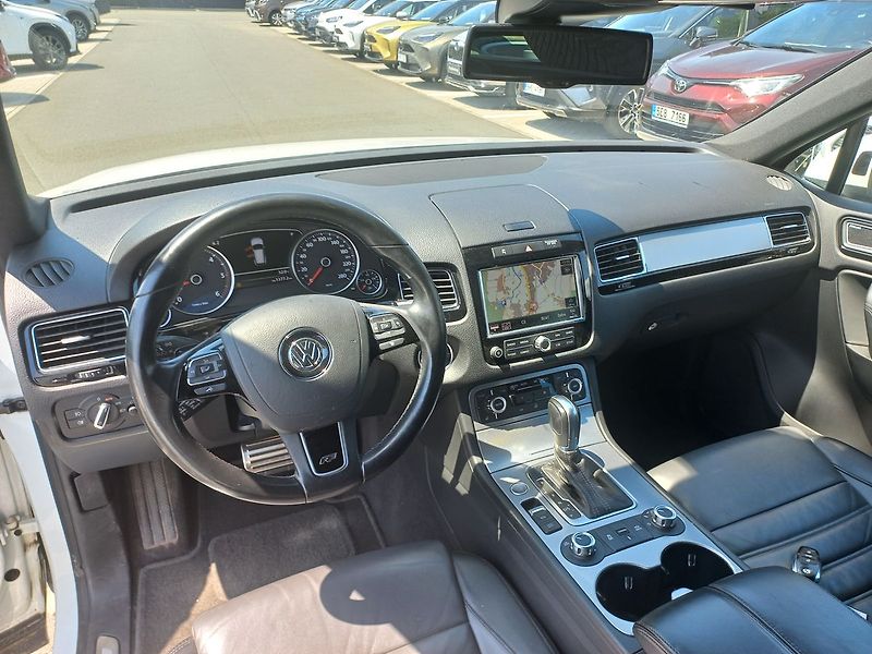 Volkswagen Touareg R-Line 4,2 V8 TDi 4motion - fotka 7 z 15