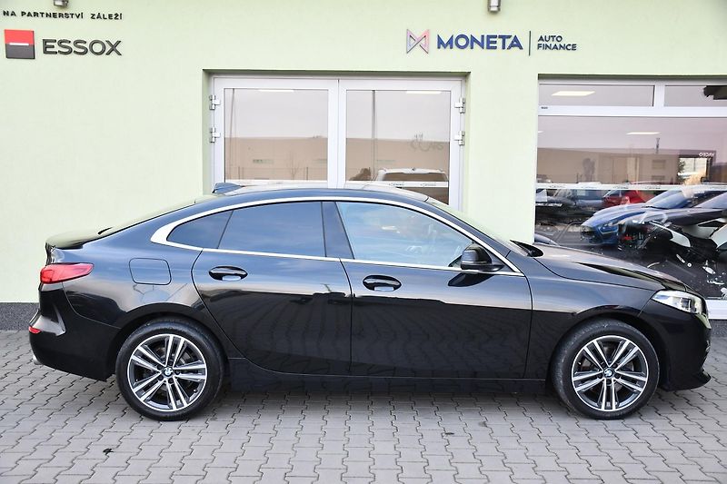 BMW Řada 2 218d TAŽNÉ HUD ČR 1M - fotka 12 z 41
