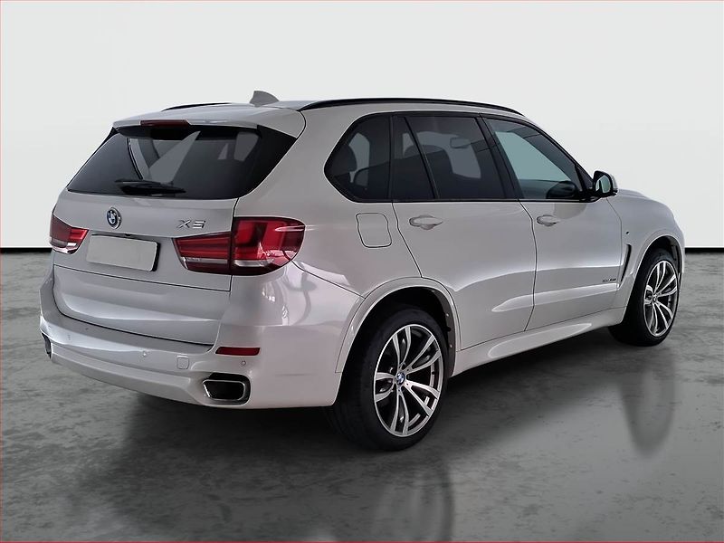 BMW X5 (2014) M Paket xDrive30d - fotka 5 z 23