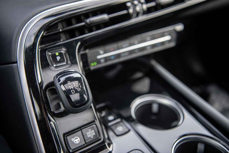 Auto na vodíkový pohon Toyota Mirai druhé generace, 18. května 2023, Ostrava.