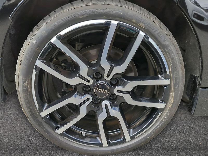Mini Cooper S 5-doors - fotka 14 z 18
