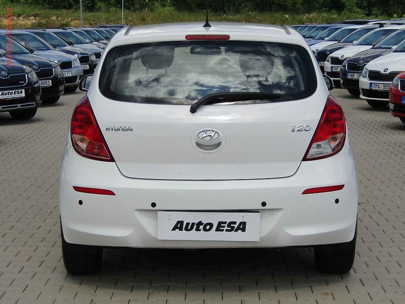 Hyundai i20 (2013) 1.2i, ČR, servis.kniha, AC - fotka 5 z 19