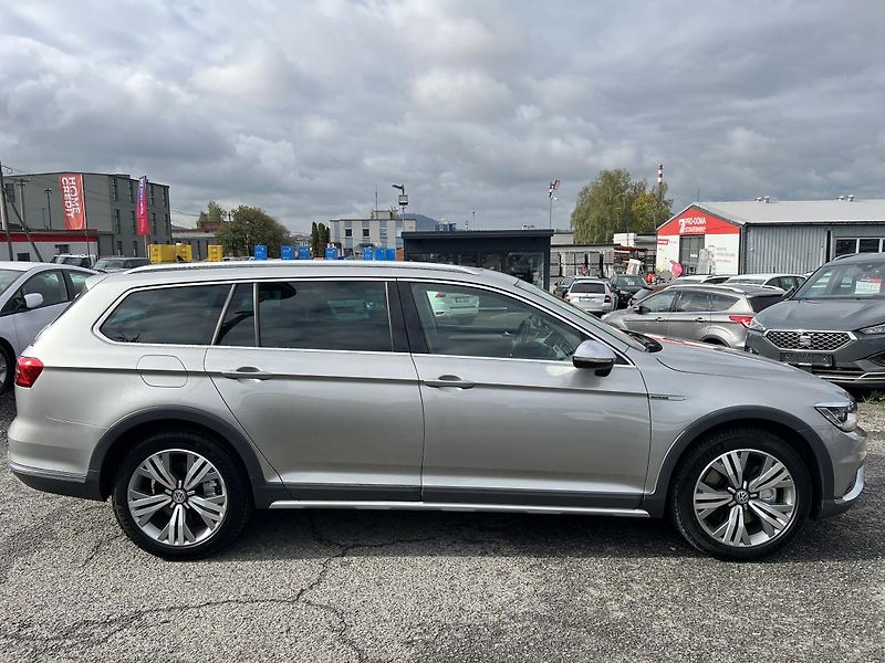 Volkswagen Passat Alltrack 2.0TDi DSG 4x4 NAVI - fotka 8 z 55