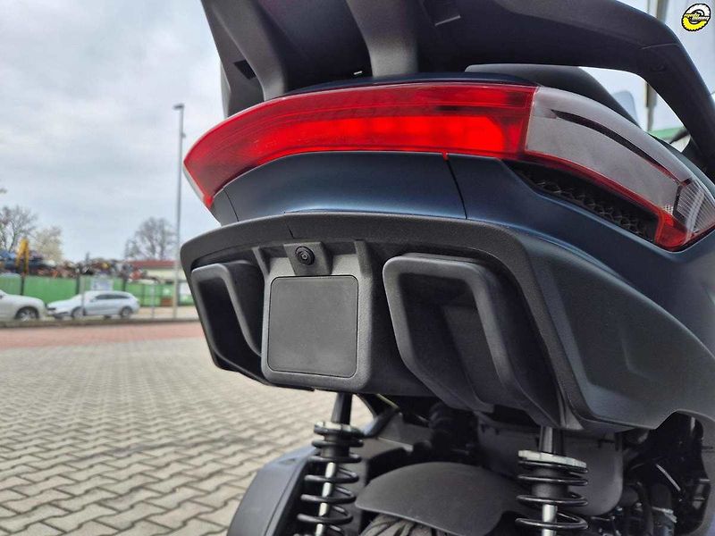 Piaggio MP3 530 Exclusive (2026) E5+ - fotka 15 z 26
