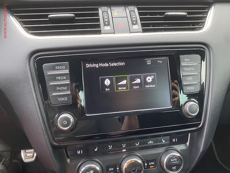 Škoda Octavia (2016) 2.0 TDi, ČR, RS Challange - fotka 19 z 19