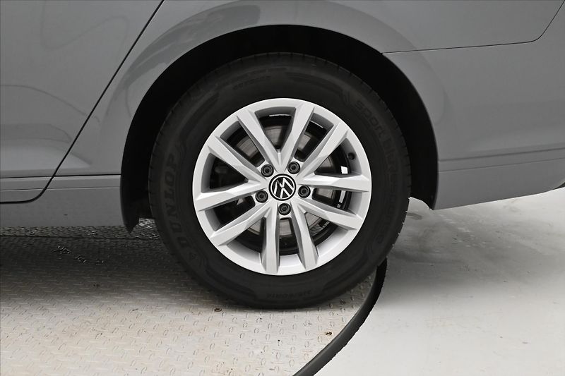 Volkswagen Passat 2,0 TDI 110 kW DSG Business Zá - fotka 32 z 32