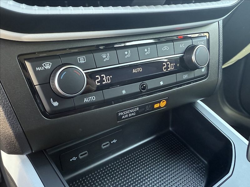 Seat Arona 1,0 TSI DSG 81kW 39.000Km - fotka 15 z 33