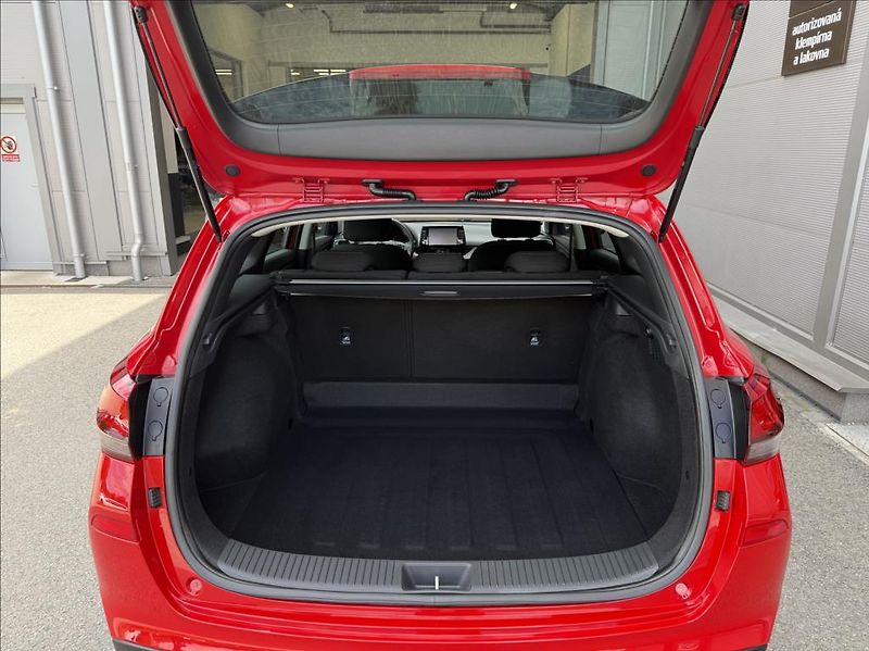 Hyundai i30 1,0 T-GDI  WG Comfort Climate - fotka 20 z 26