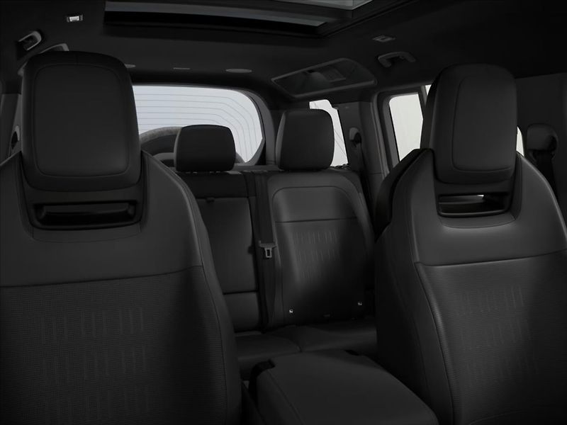 Land Rover Defender (2026) 4,4 110 OCTA Black P635 V8 AWD - fotka 6 z 7