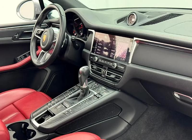Porsche Macan (2021) Modernizované SUV - fotka 11 z 13
