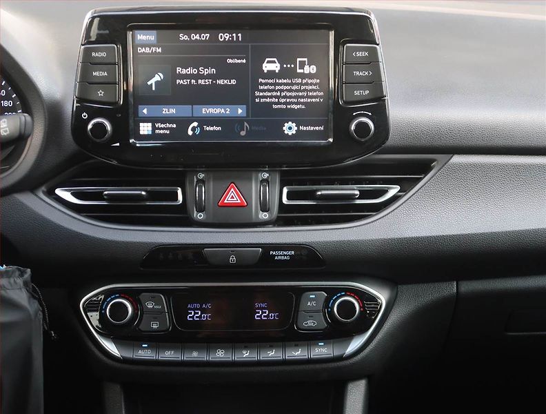 Hyundai i30 (2021) 1.5 DPI, ČR,1.maj, Serv.kniha - fotka 12 z 21