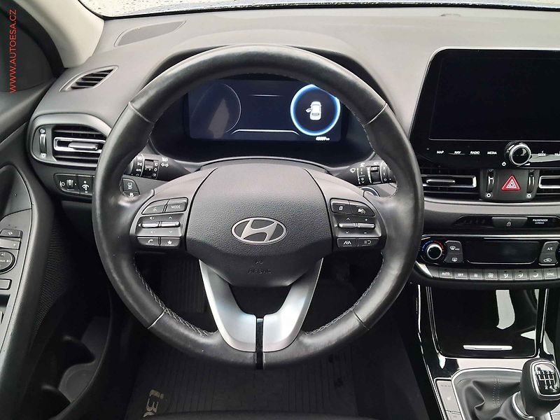 Hyundai i30 (2024) 1.5 DPI, ČR, LED, navi - fotka 11 z 20