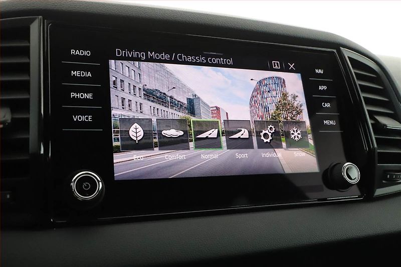Škoda Karoq (2022) Sportline 2.0 TDI - fotka 19 z 23