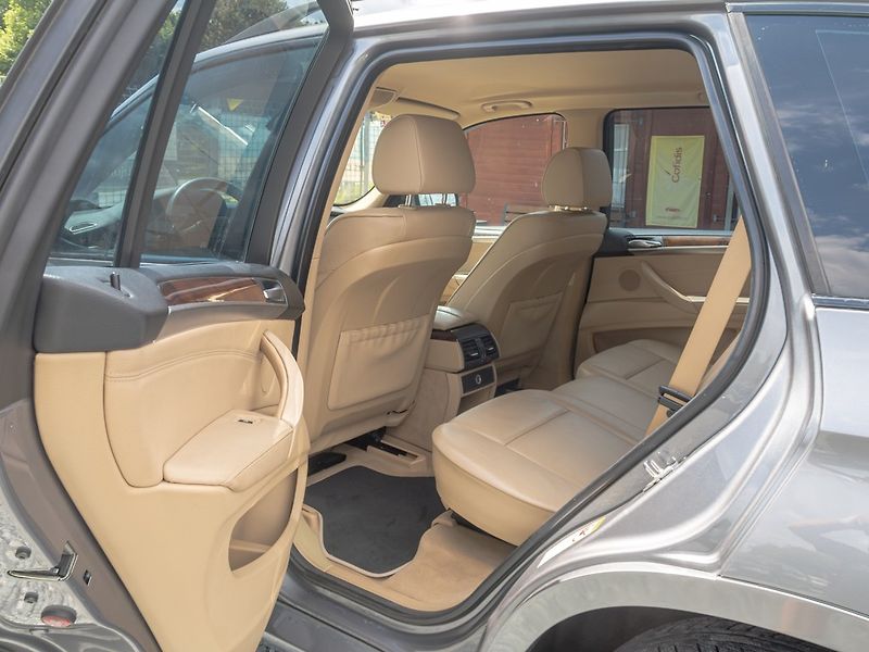 BMW X5 (2007) 3.0D 173KW 7sed – PO SERVISU - fotka 39 z 50