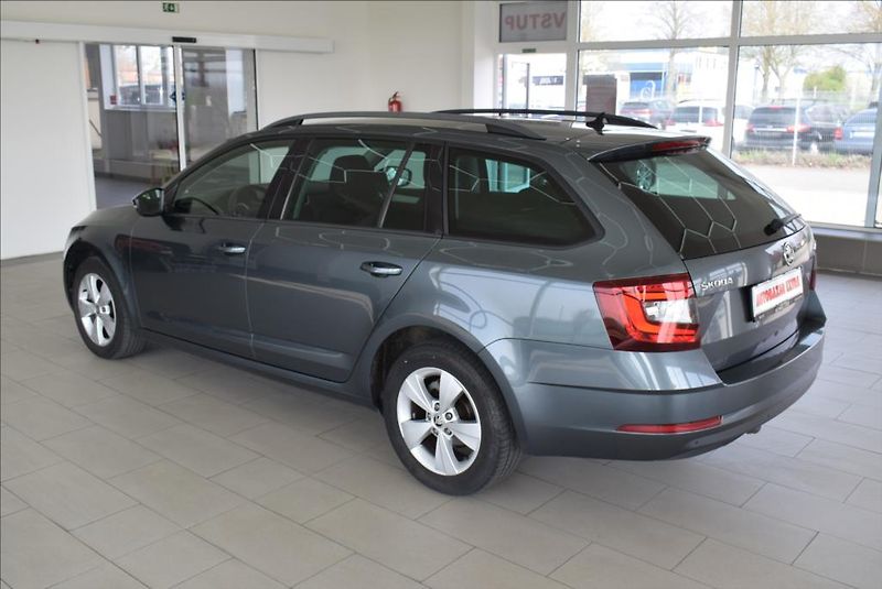 Škoda Octavia 1,6 TDi, DSG,NAVI,serviska, - fotka 8 z 40