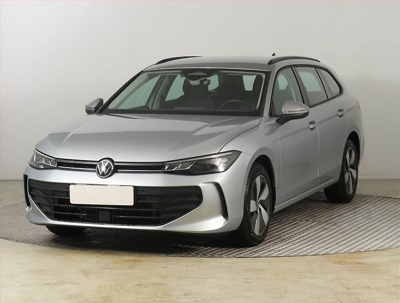 Volkswagen Passat (2025) 1.5 eTSI ACT - fotka 2 z 23