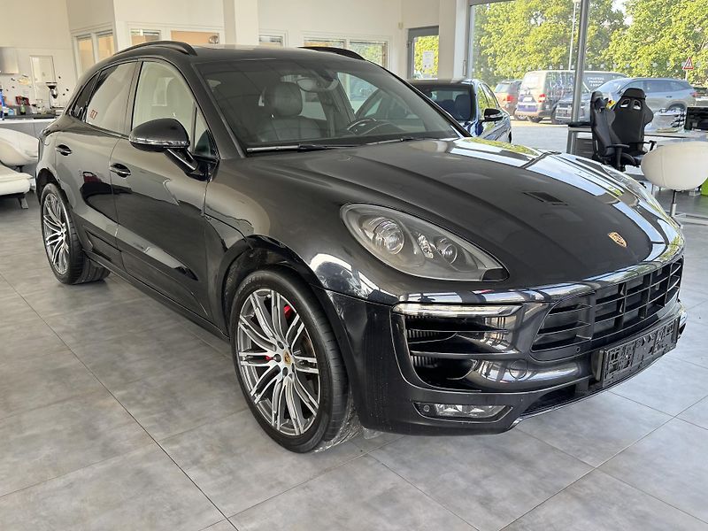 Porsche Macan (2015) 3,6 V6 Turbo CHRONO BOSE - fotka 1 z 35