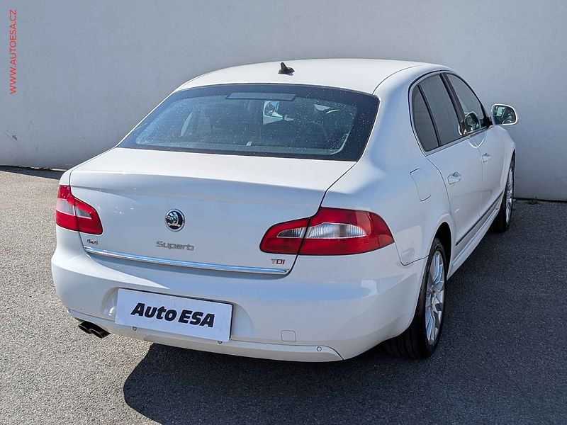 Škoda Superb (2011) 2.0 TDi 4x4, ČR, Navi, bixen - fotka 4 z 16