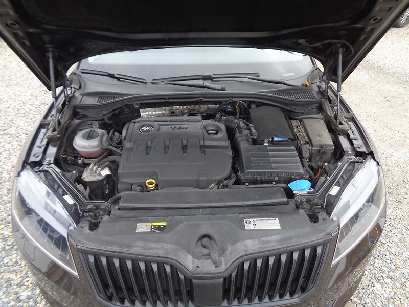 Škoda Superb 2,0 TDI - fotka 9 z 16