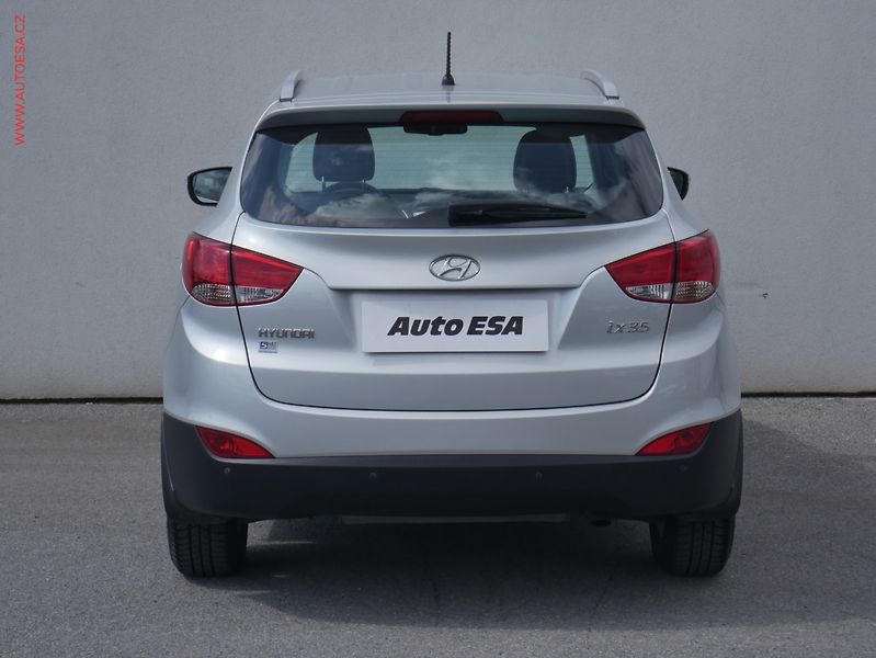 Hyundai ix35 (2012) 1.6 GDi, ČR, AC, tempo, park - fotka 5 z 18